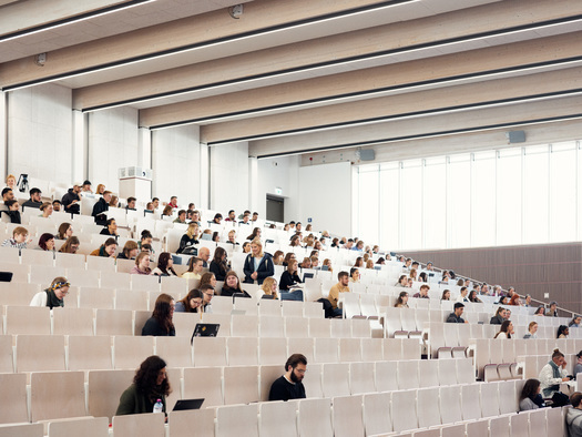 Voller Hörsaal Y