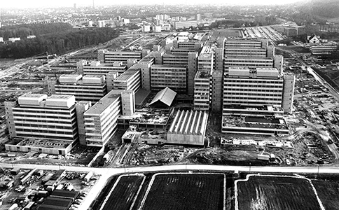 Archivbild von der Universität im Aufbau