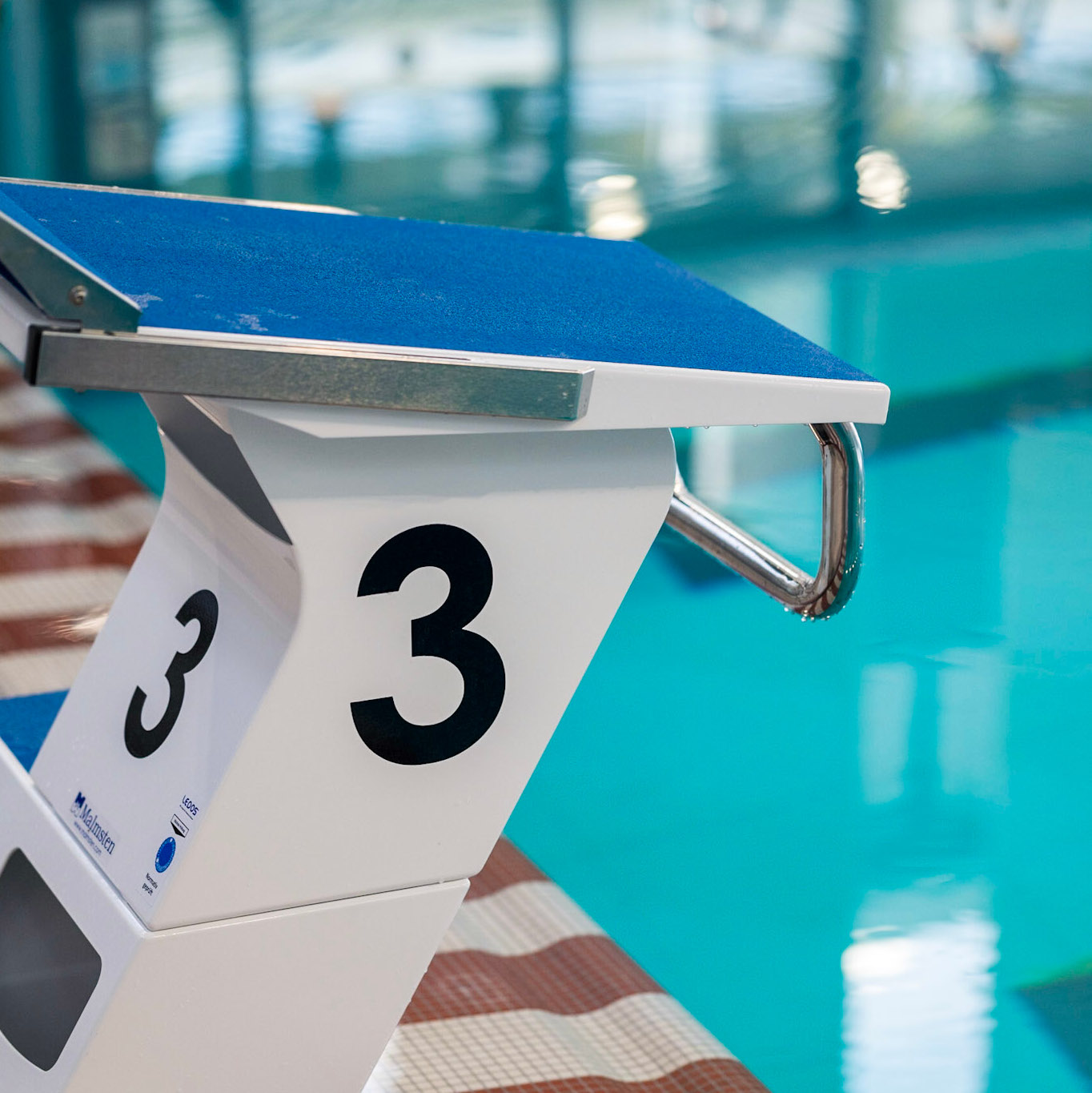 Foto zeigt Startblock im Schwimmbad