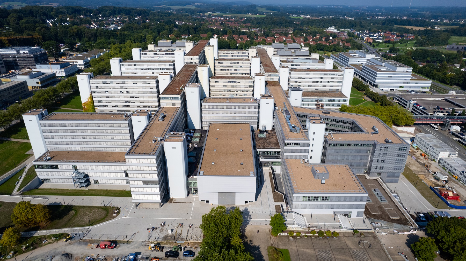 Luftaufnahme des Universitätshauptgebäudes