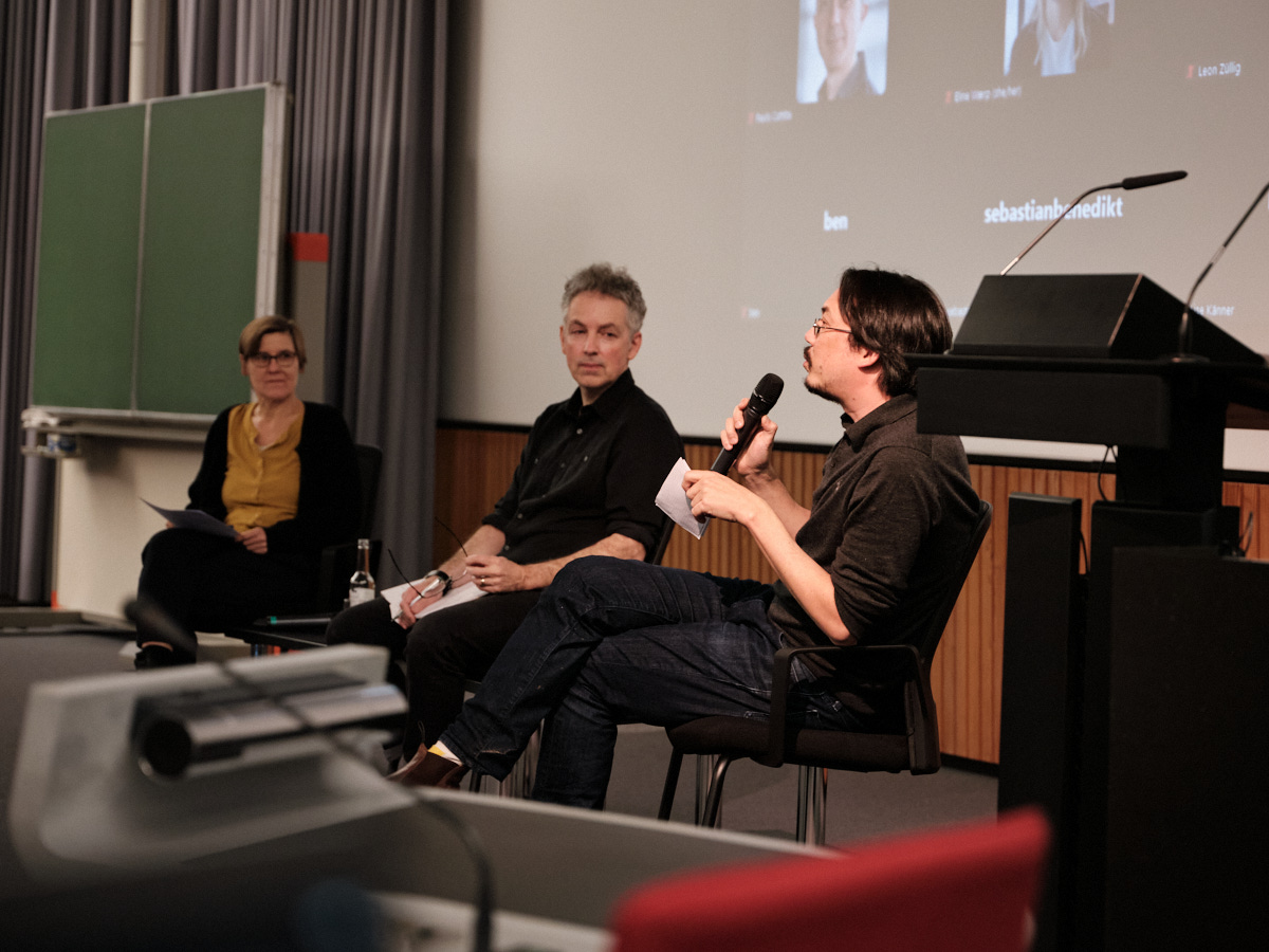 Panel discussion at ZiF plenary hall