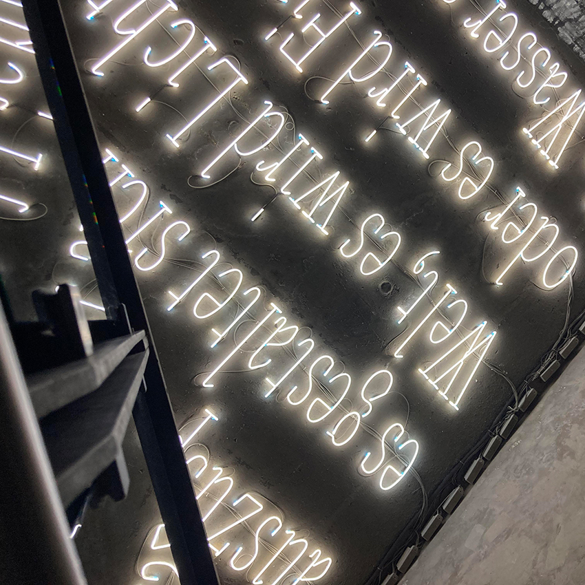 ZFiL Lichtkünstlerische Arbeit von Joseph Kosuth (Detail)