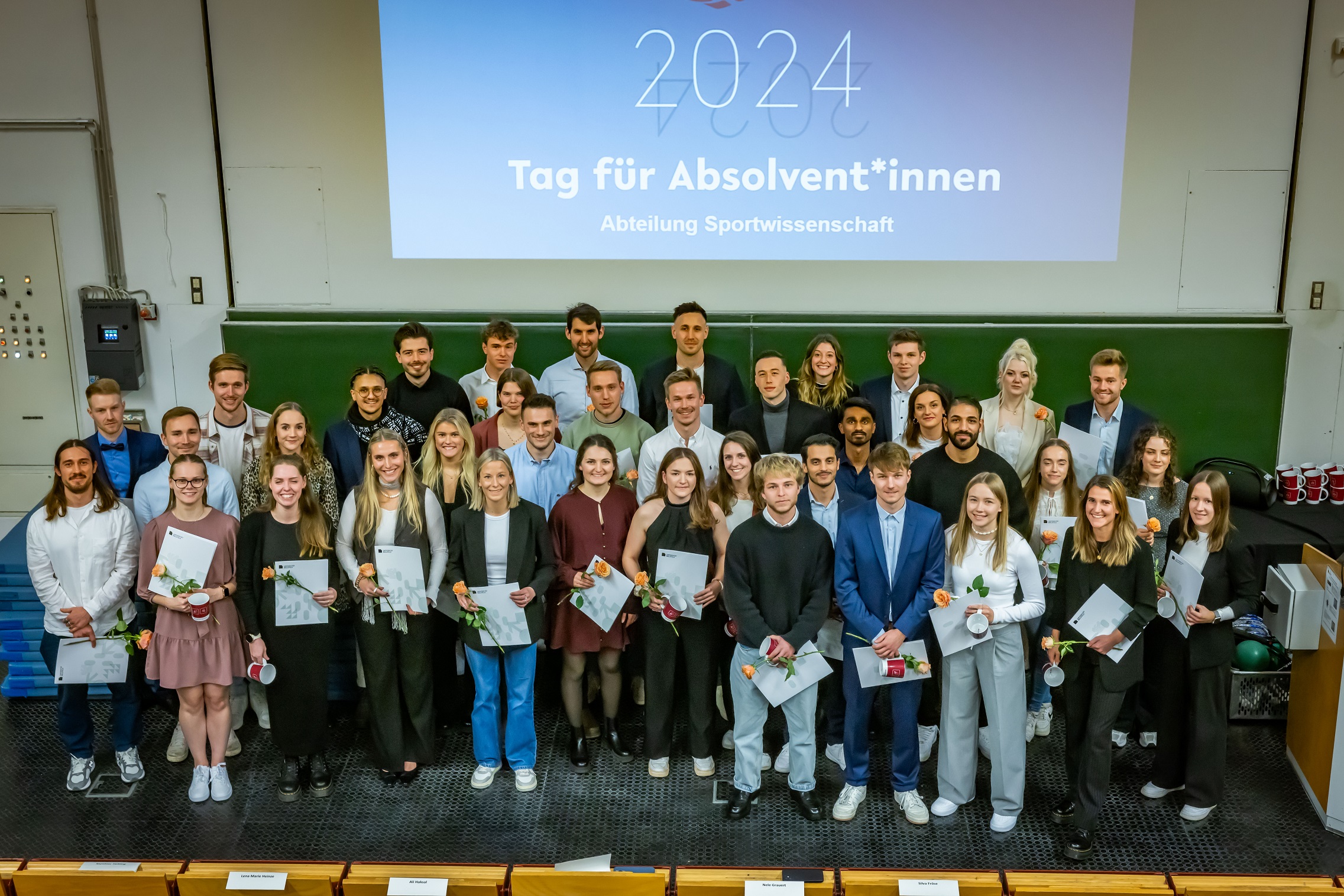 Gruppenfoto der Absolvent*innen