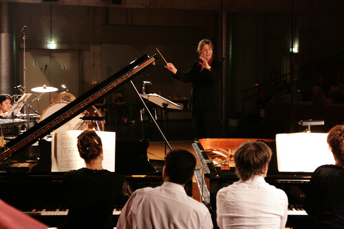 Dorothea Schenk dirigiert